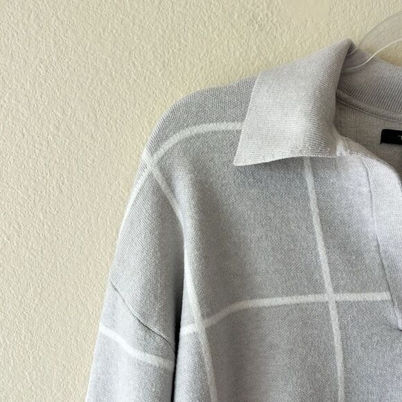 TAHARI Windowpane Gray Collared V Neck Sweater with White Grid Pattern - Picture 3 of 9